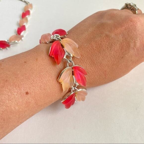 Vintage Pink Lucite Moonglow Leaf Necklace & Bracelet Set Silver Tone 60s Retro - Picture 4 of 14